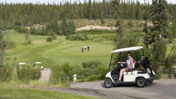 Solo golf outing turns into memorable day